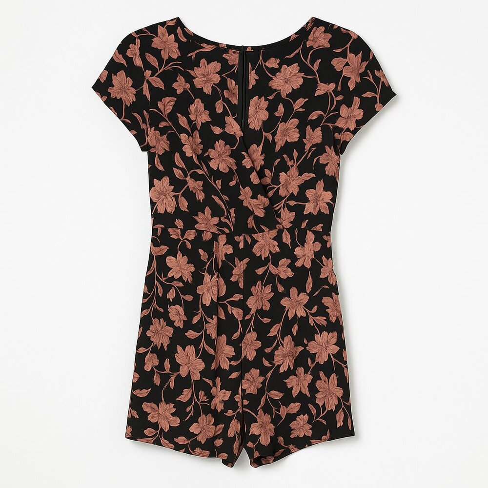 Urban Outfitters Kimchi Blue Floral Romper Size 4 Boho Cottagecore Summer Outfit